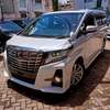 Toyota Alphard With Sunroof 2018 thumb 2
