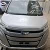 Toyota Noah hybrid thumb 2