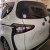 Toyota sienta thumb 0