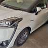 Toyota sienta thumb 5