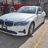 BMW 320i thumb 2
