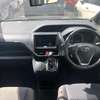 Toyota Noah hybrid 2018 2wd thumb 3