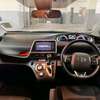 Toyota Sienta hybrid 7seater 2019 thumb 3