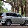 2022 Lexus LX600 thumb 10