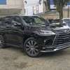2020 Lexus LX570 thumb 3