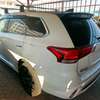 Mitsubishi outlander hybrid sunroof thumb 1