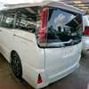 Toyota Noah wxb thumb 7