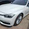 BMW 320i thumb 1