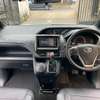 Toyota Noah green thumb 6