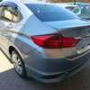 Honda Grace nom hybrid thumb 2
