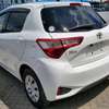 Toyota vitz thumb 4