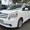 TOYOTA NOAH SECOND EDITION 2010 MODEL thumb 3
