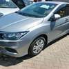 Honda Grace nom hybrid thumb 6