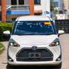 Toyota Sienta hybrid 7seater white 2019 thumb 0