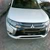 Mitsubishi outlander hybrid sunroof thumb 7