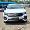 2019 Volkswagen Touareg Rline thumb 6
