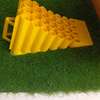 Plastic wheel chock thumb 3
