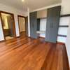 4 Bed House with En Suite at Rosslyn thumb 7