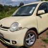 Toyota sienta thumb 8