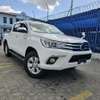 Toyota Hilux 4x4 Pickup White Durable Performance thumb 2