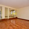 5 Bed Villa with En Suite in Riverside thumb 18
