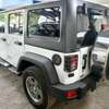 Jeep Wrangler white thumb 0
