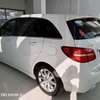 Mercedes Benz B180 with sunroof 2016model thumb 6