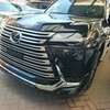 Lexus Lx600 thumb 36