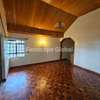 4 Bed House with En Suite in Rosslyn thumb 9