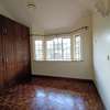 5 Bed Townhouse with En Suite in Rosslyn thumb 29