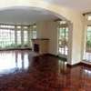 5 Bed Villa with En Suite in Rosslyn thumb 12