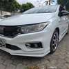 Honda grace hybrid 2019 model thumb 0