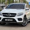 Mercedes benz thumb 1
