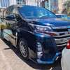 Toyota Noah hybrid New shape 2017 thumb 3