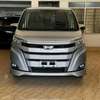 Toyota Noah, 8seater thumb 0