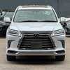 Toyota Lexus 570  2018 model thumb 7