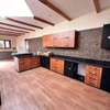 6 Bed House with En Suite in Ridgeways thumb 21
