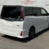 White Minivan with Modern Grille & Roomy Interior  2019 thumb 8