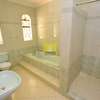 5 Bed Villa with En Suite in Riverside thumb 3