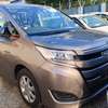 Toyota Noah gold 2018 2wd thumb 0
