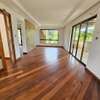 5 Bed House with En Suite in Lavington thumb 3