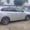 Mitsubishi Outlander sunroof thumb 4