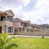 4 Bed Townhouse with En Suite at Lussingetti thumb 14