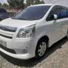 TOYOTA NOAH thumb 1