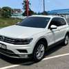 Volkswagen Tiguan TSI thumb 0
