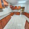 5 Bed House with En Suite in Lavington thumb 5