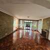 5 Bed House with En Suite in Rosslyn thumb 5