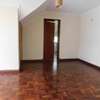 5 Bed House with En Suite in Lavington thumb 1