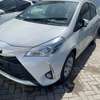 Toyota vitz thumb 3
