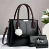 Single handbags thumb 3